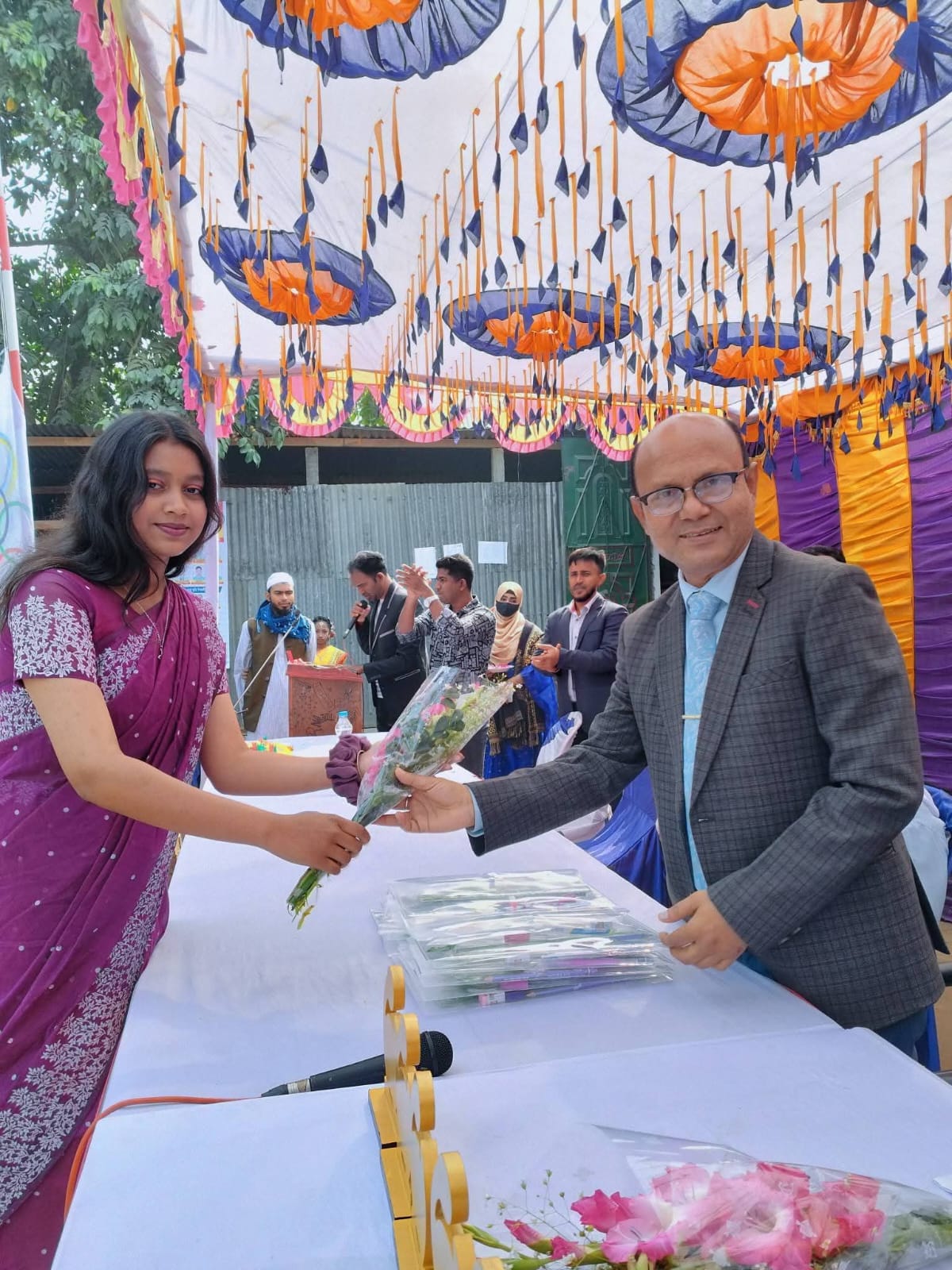 গুণীজন, শিক্ষাবিদ ও শিল্পপতিদের উপস্থিতিতে প্রফিশেন্ট মডেল স্কুল (পিএমএস)-এর নবীন বরণ