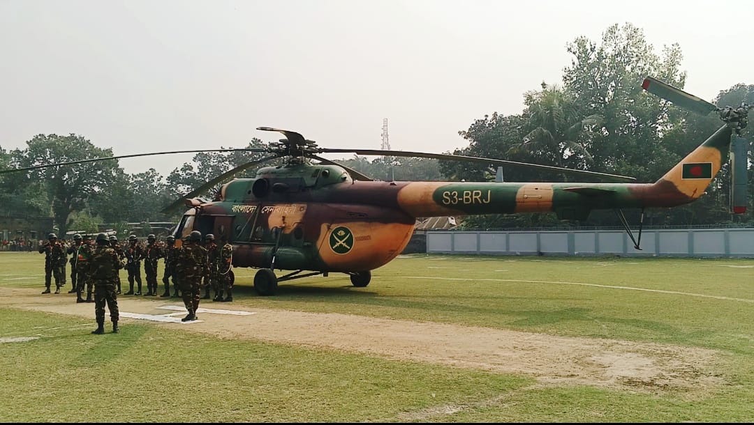 নির্বাচন সামনে রেখে র‌্যাপেলিং কমান্ডোদের মহড়া পরিদর্শন