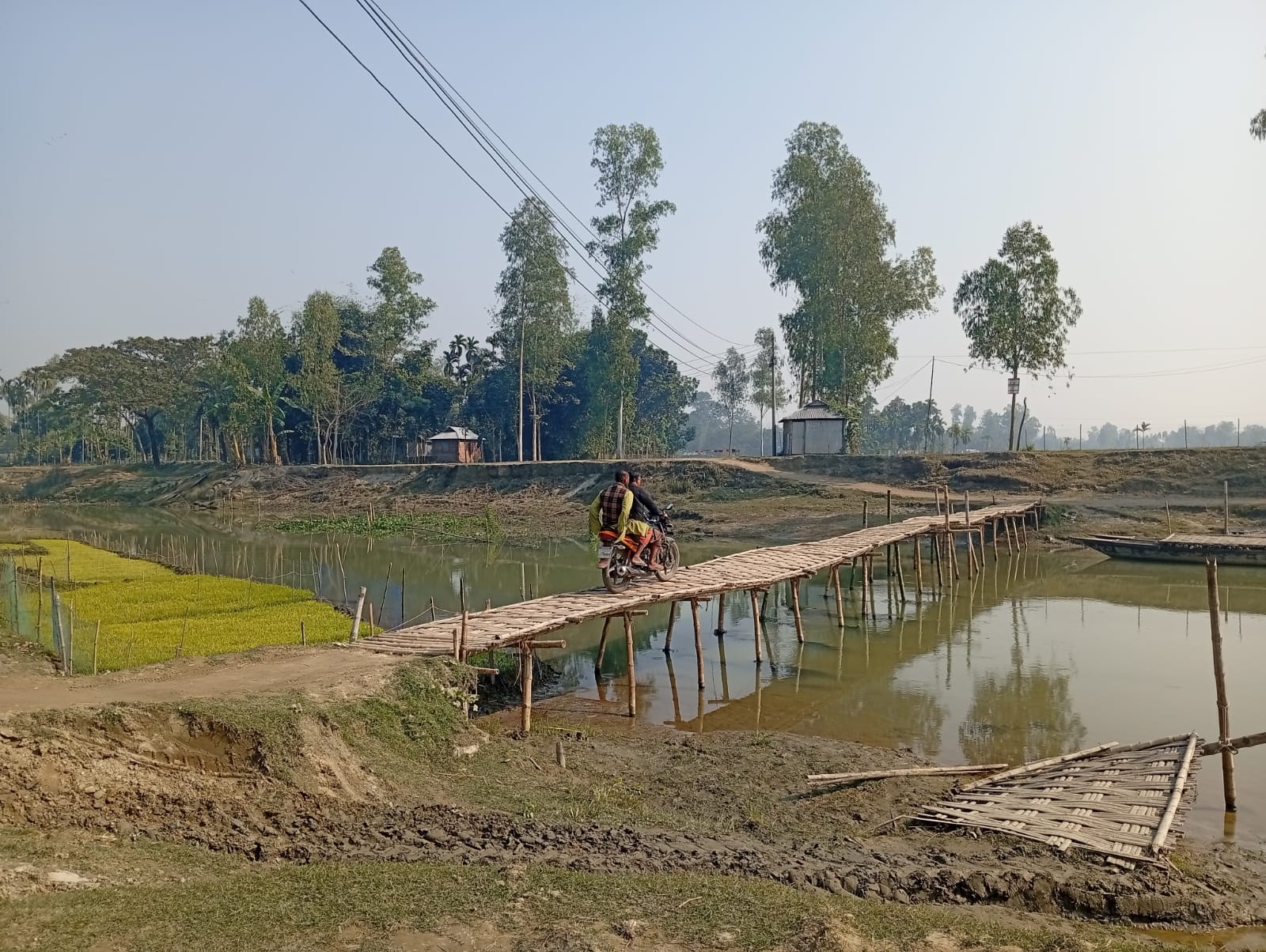নির্বাচনে প্রতিশ্রুতি মিললেও বাস্তবায়ন নেই, সেতুহীনতায় ২০ হাজার মানুষের দুর্ভোগ