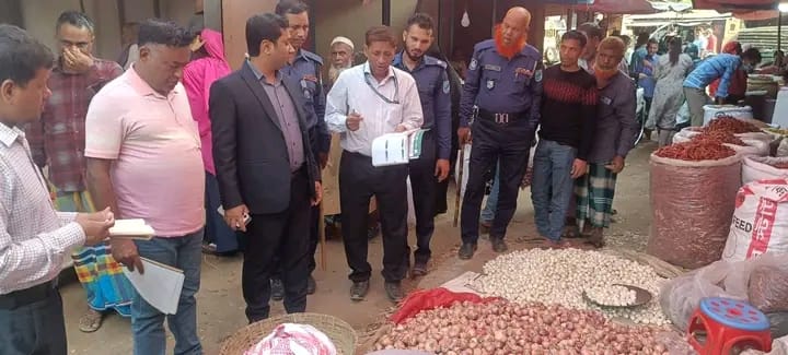 মনোহরদীতে রমজান উপলক্ষে বাজার মনিটরিং, ন্যায্যমূল্যে পণ্য বিক্রির আহ্বান