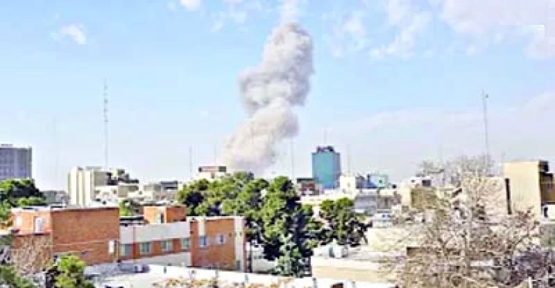 ইরান সংকট: সরাসরি বাণিজ্য কম, তবু বাংলাদেশের অর্থনীতিতে পরোক্ষ ঝুঁকির শঙ্কা।