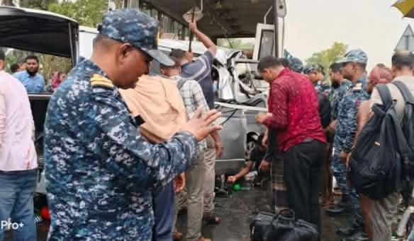 রামপালে ভয়াবহ সড়ক দুর্ঘটনায় নিহত ১২ জন।