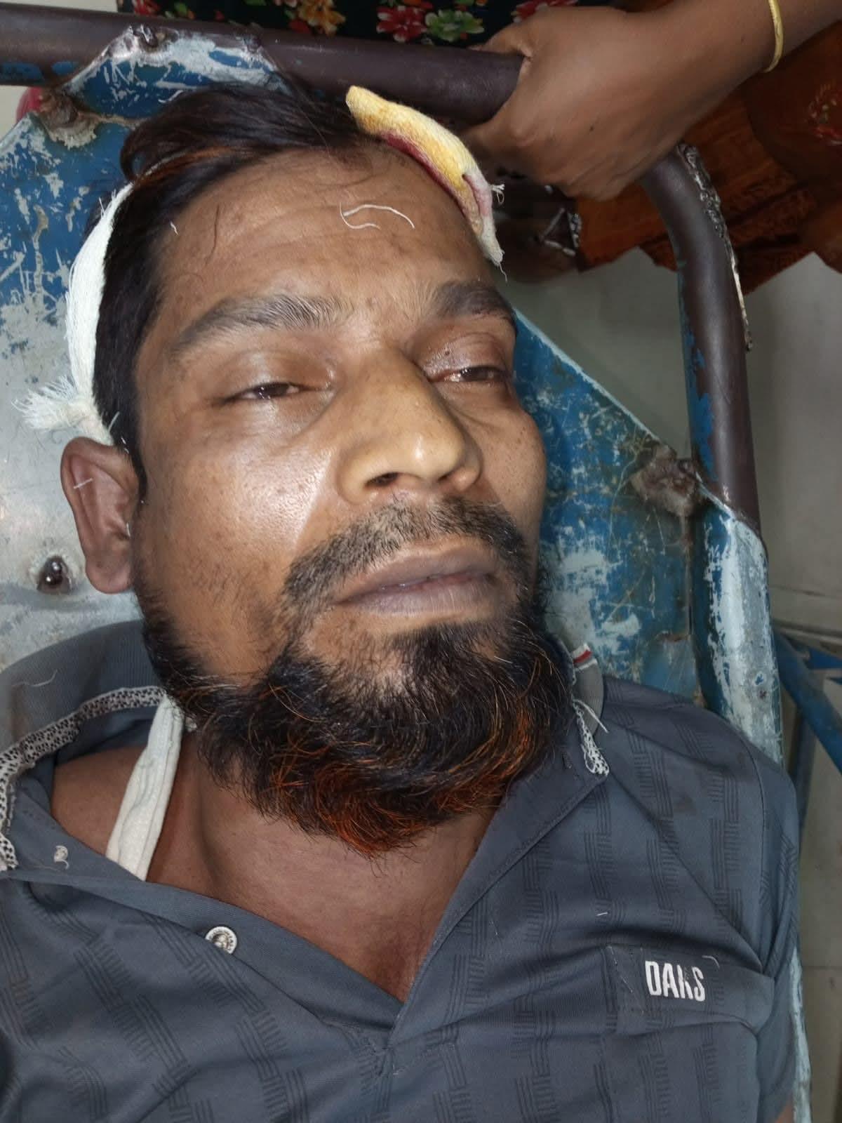 খুলনায় কসাইয়ের হাতে চা দোকানদার খুন।