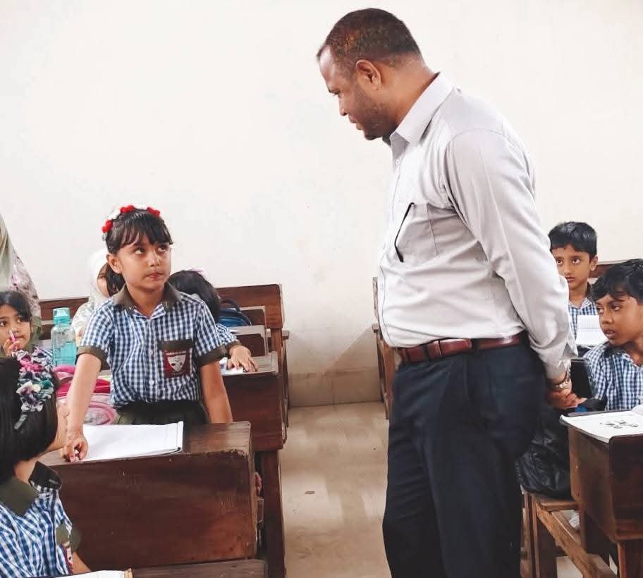 ময়মনসিংহে কালেক্টরেট স্কুল অ্যান্ড কলেজ পরিদর্শন করলেন জেলা প্রশাসক