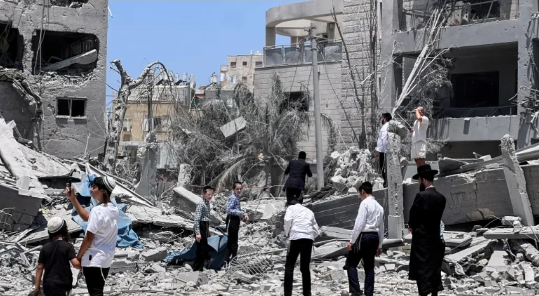 রক্তে রঞ্জিত ইরানের বালিকা বিদ্যালয় ইসরাইলি হামলায় নিহত ১০৮ জন শিশু<br>