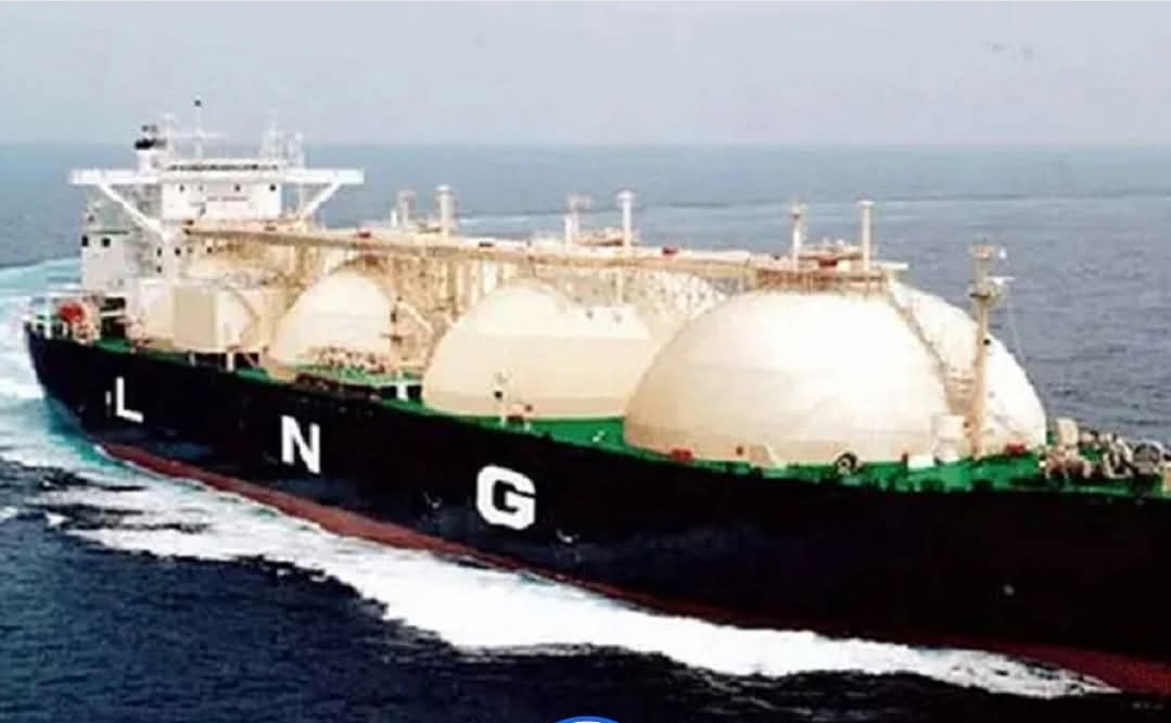 জ্বালানি সংকটে বড় স্বস্তি চট্টগ্রাম বন্দরে আসছে এলএনজির বিশাল বহর<br>