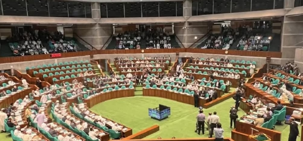 সংসদ থেকে বিরোধী দলের ওয়াকআউট: জুলাই সনদ ও নেতার বক্তব্য বিকৃতির অভিযোগ<br>